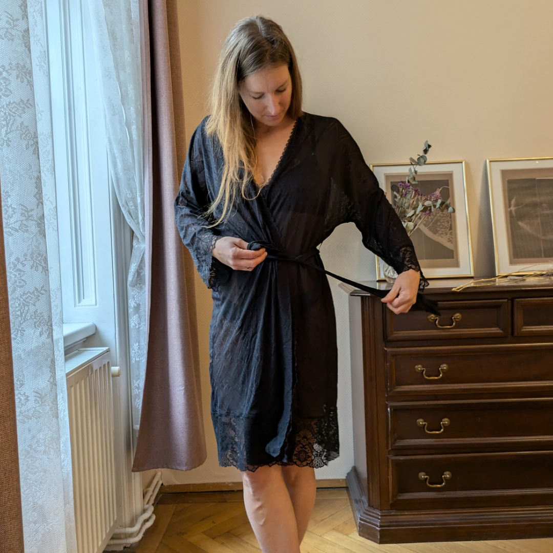 Spitzenmorgenmantel Lorena - onyx
