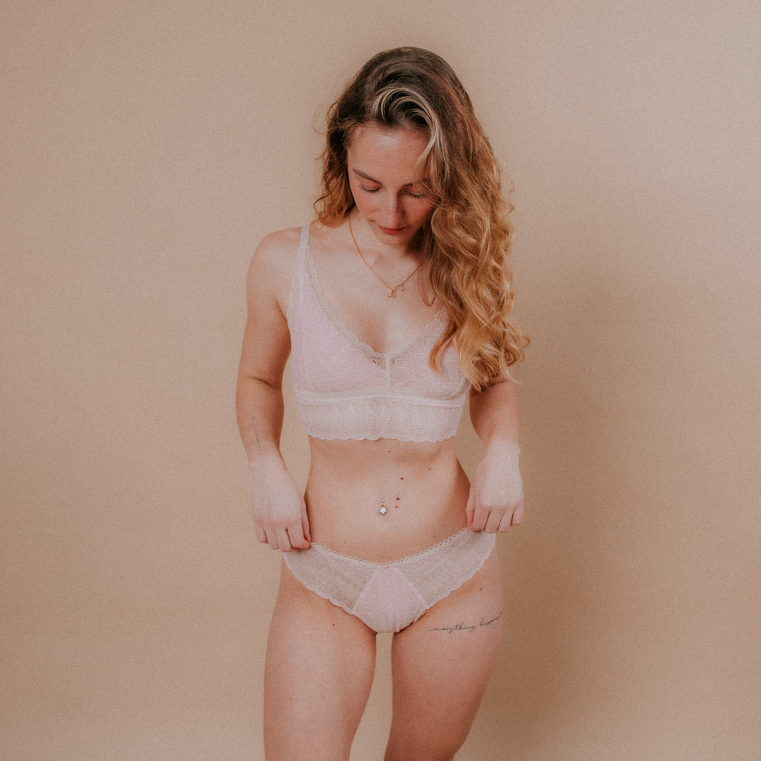Mona – Blush