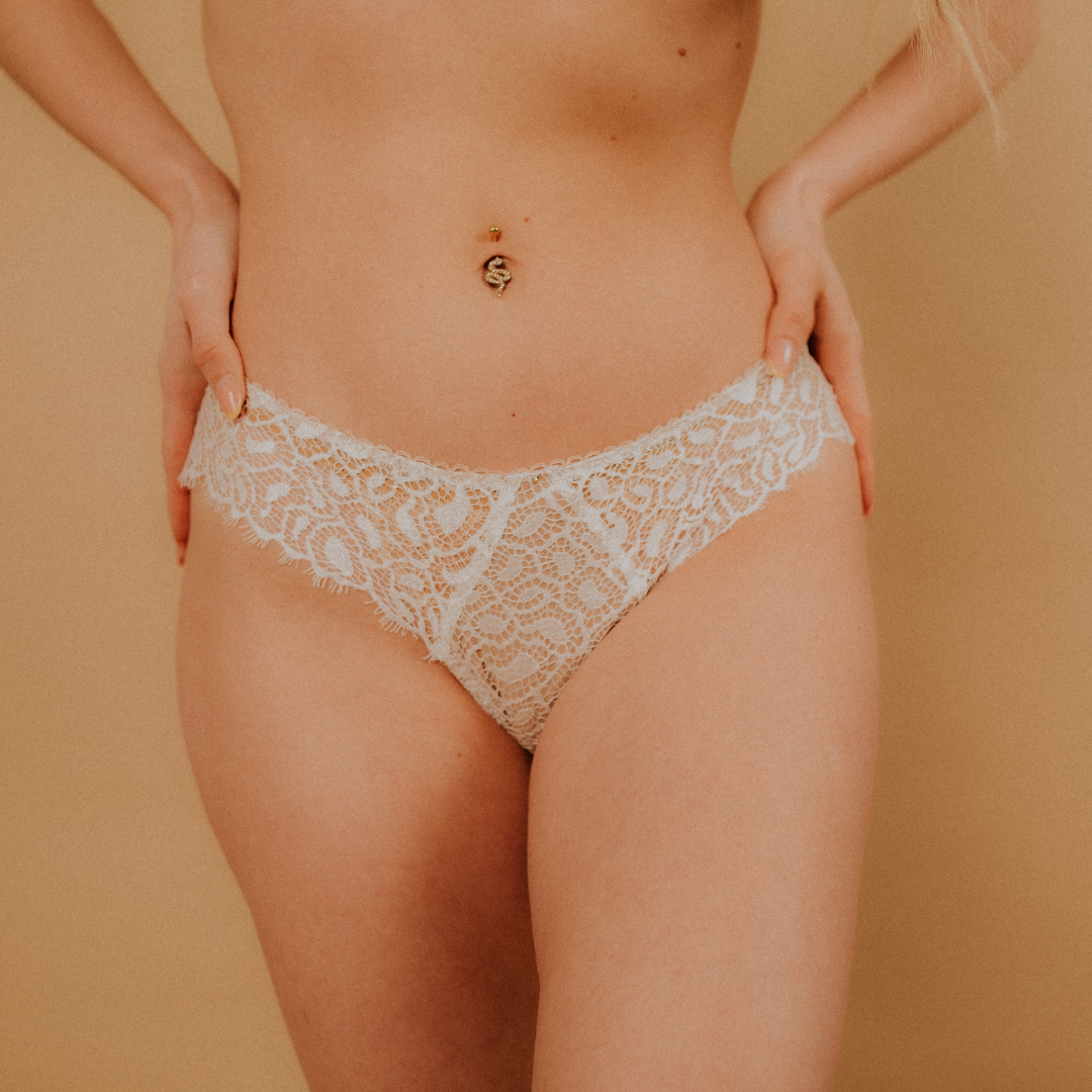 Mona – Ivory