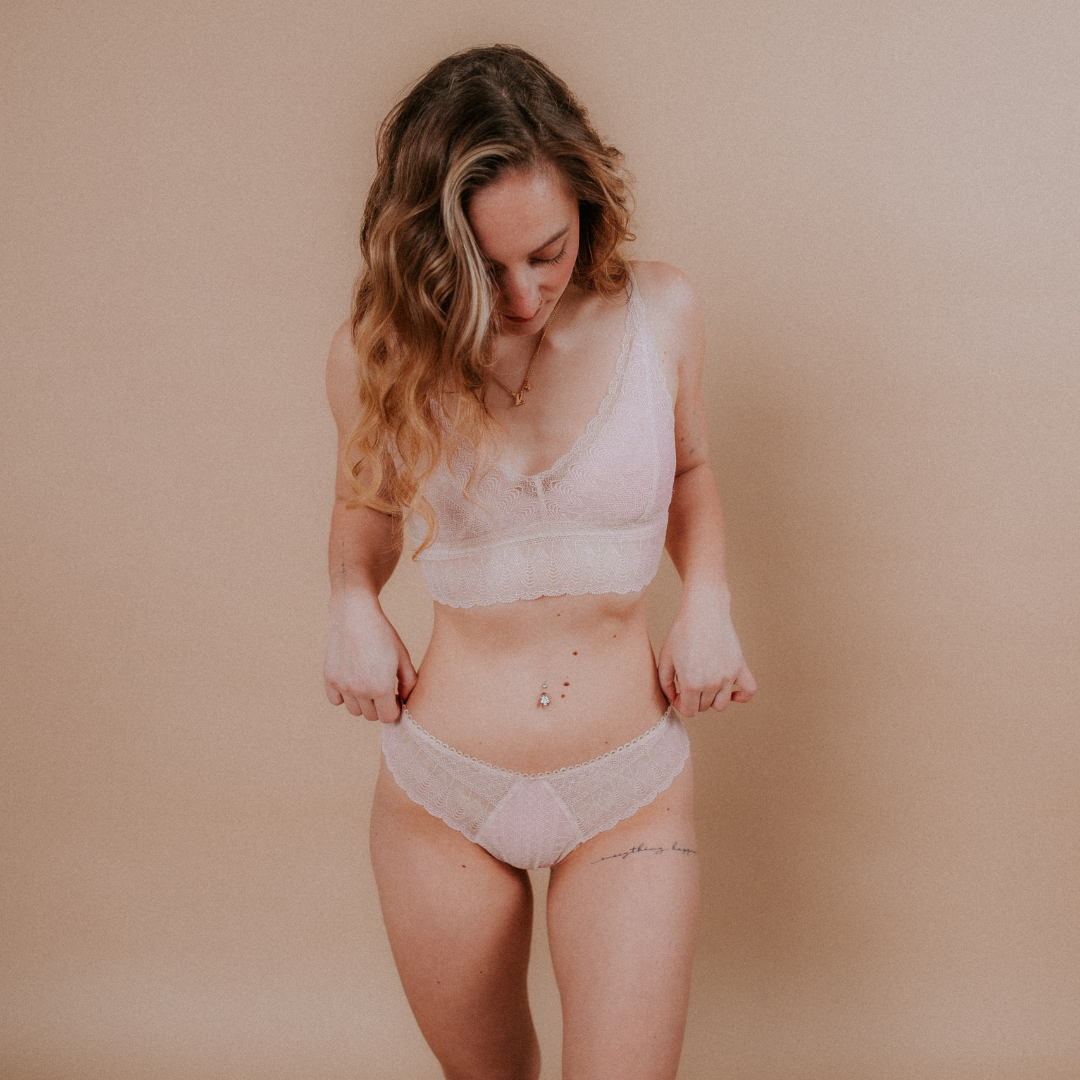 Mona – Blush